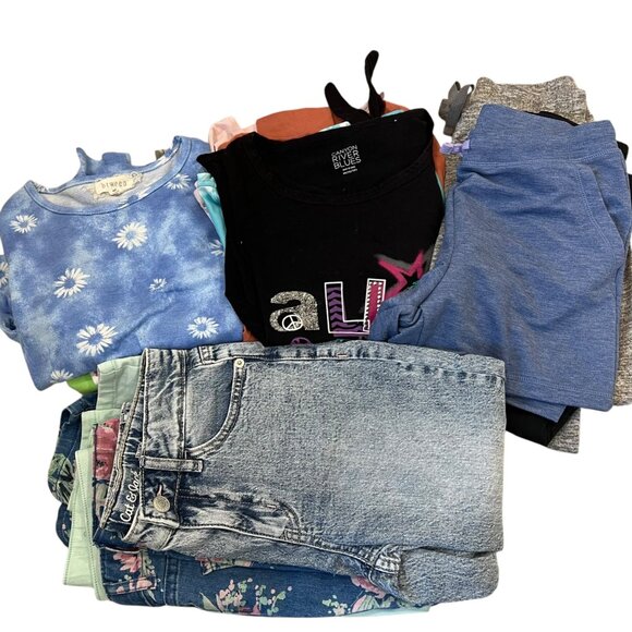 14 pc Girls Size 10/12 Spring Clothing Lot 8 Shirts 3 Jeans 3 Bottoms - Picture 1 of 6